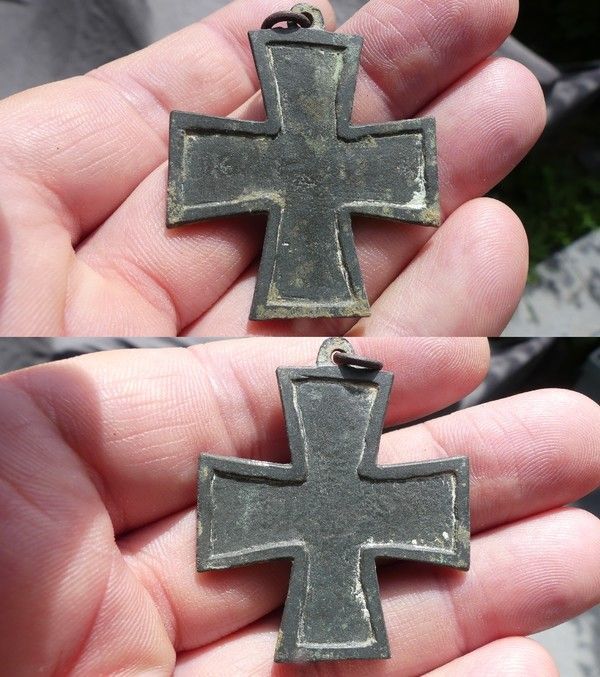 pendentif en forme de croix pattée 26e055b7