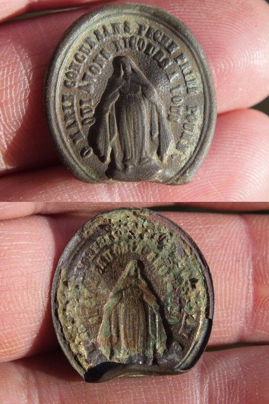 Plaque religieuse ovale à identifier 2e8623da