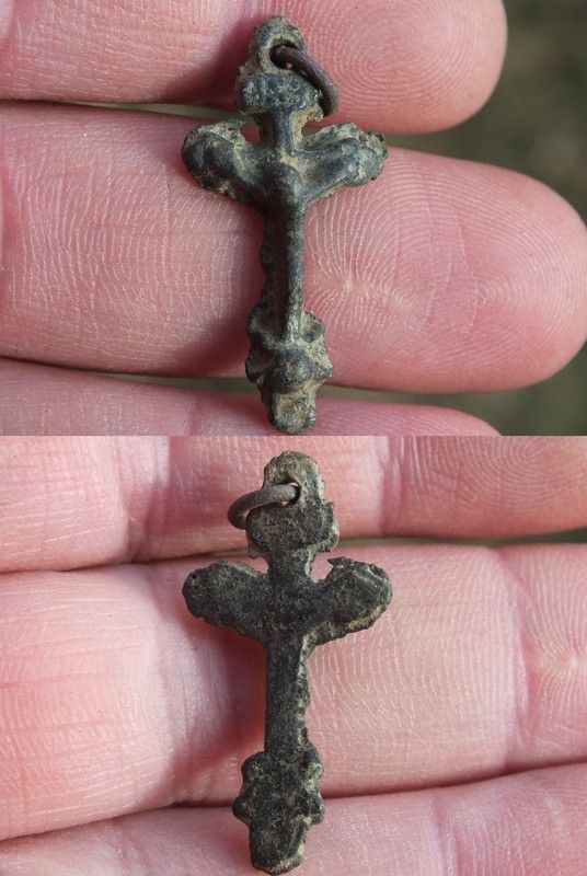 Crucifix en relief .Le colporteur 48056ca2
