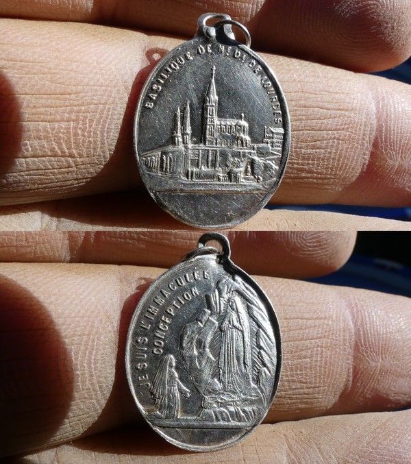 Médaille de Lourdes en argent 6c24b2cd