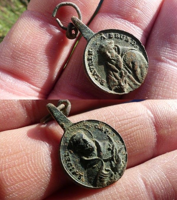 Médaille St Laurent de Brindisi et St Fidele de Sigmaringen 827caf05
