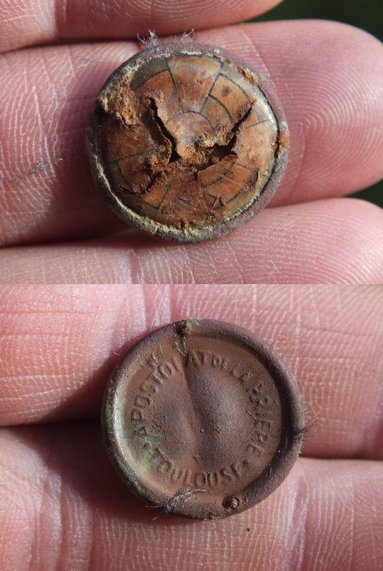 Broche "APOSTOLAT DE LA PRIERE" D1d0fa54